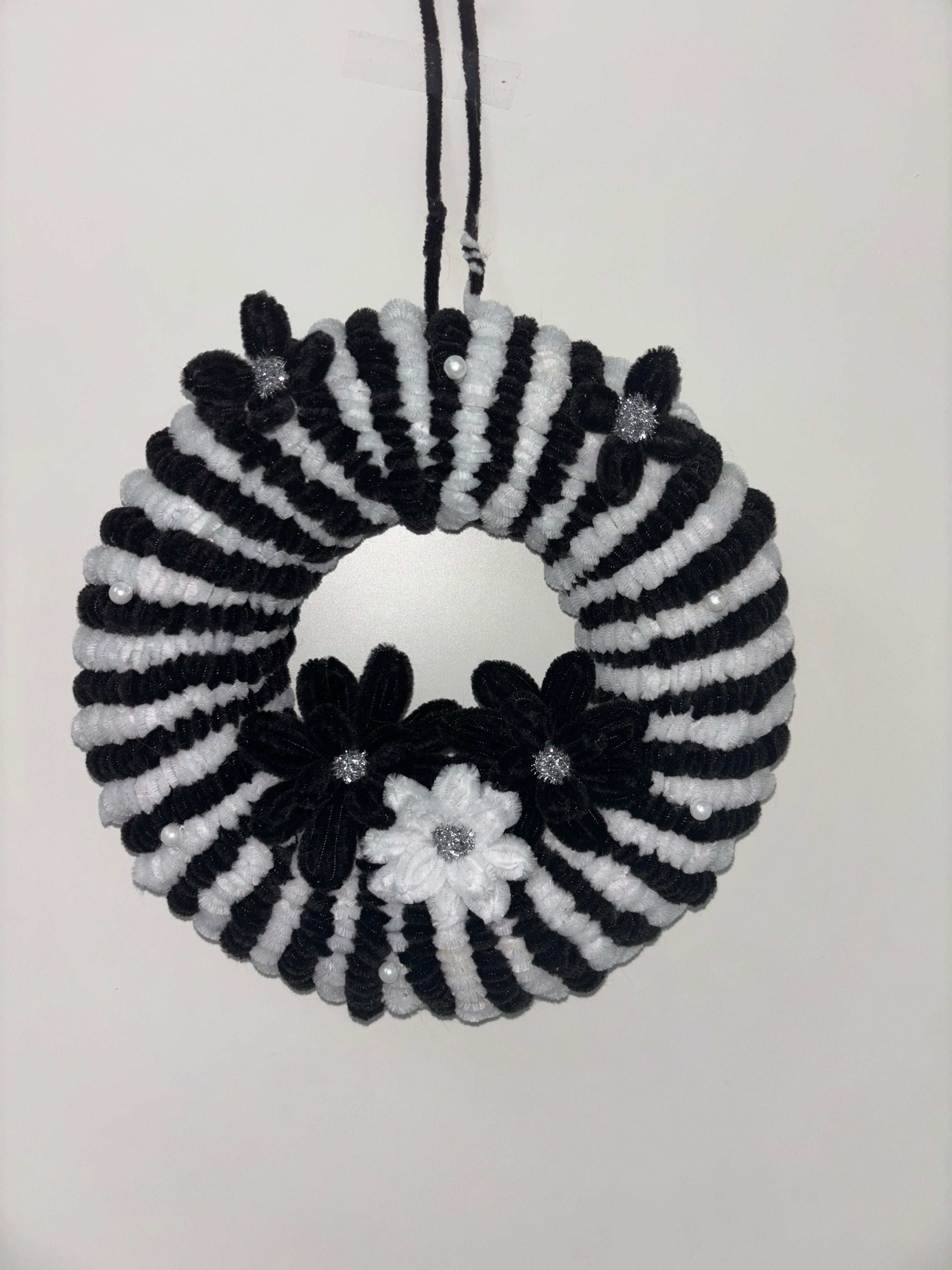 Haustürkranz mit Blumen 🤍🖤