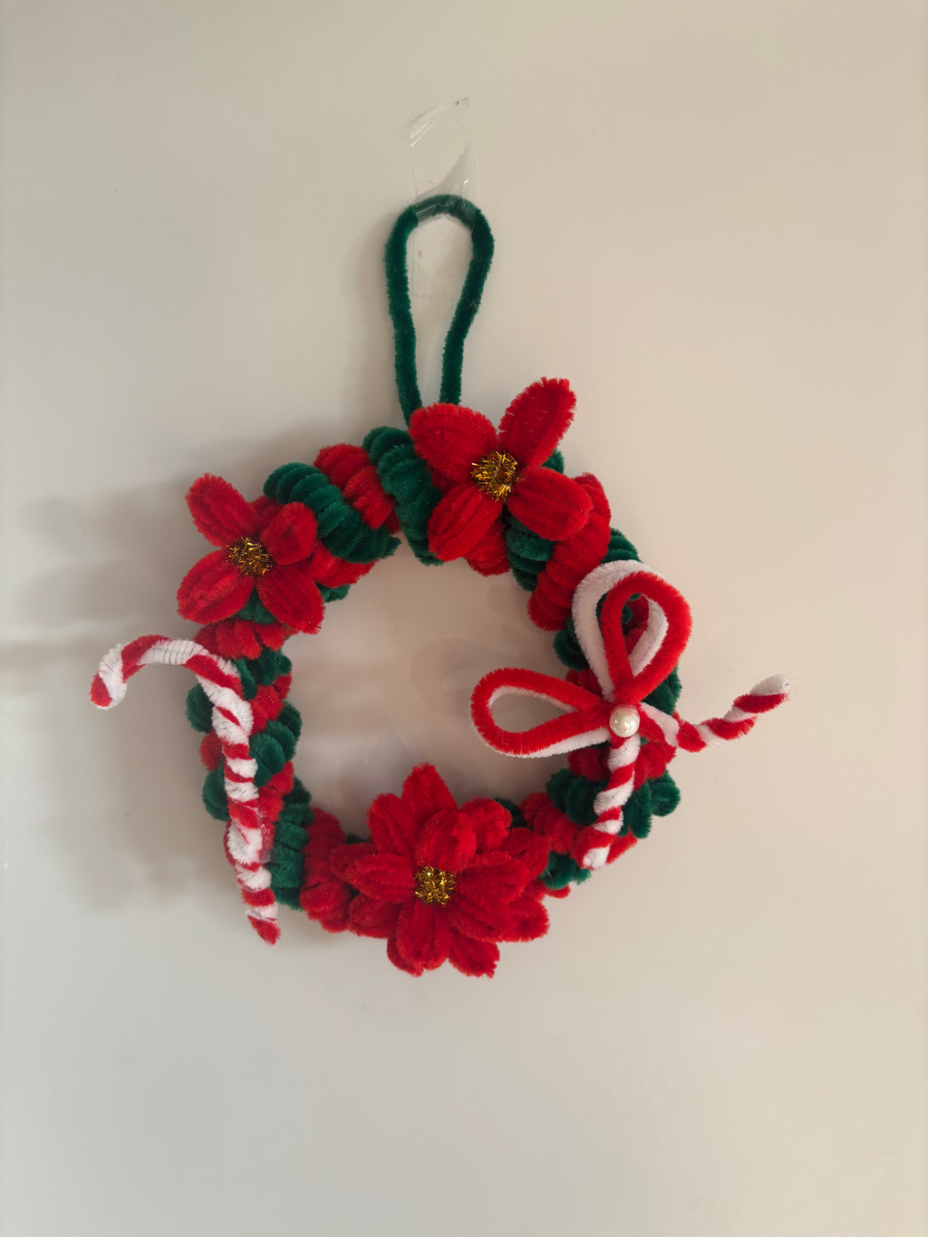 Weihnachtskranz aus Pfeifenreiniger