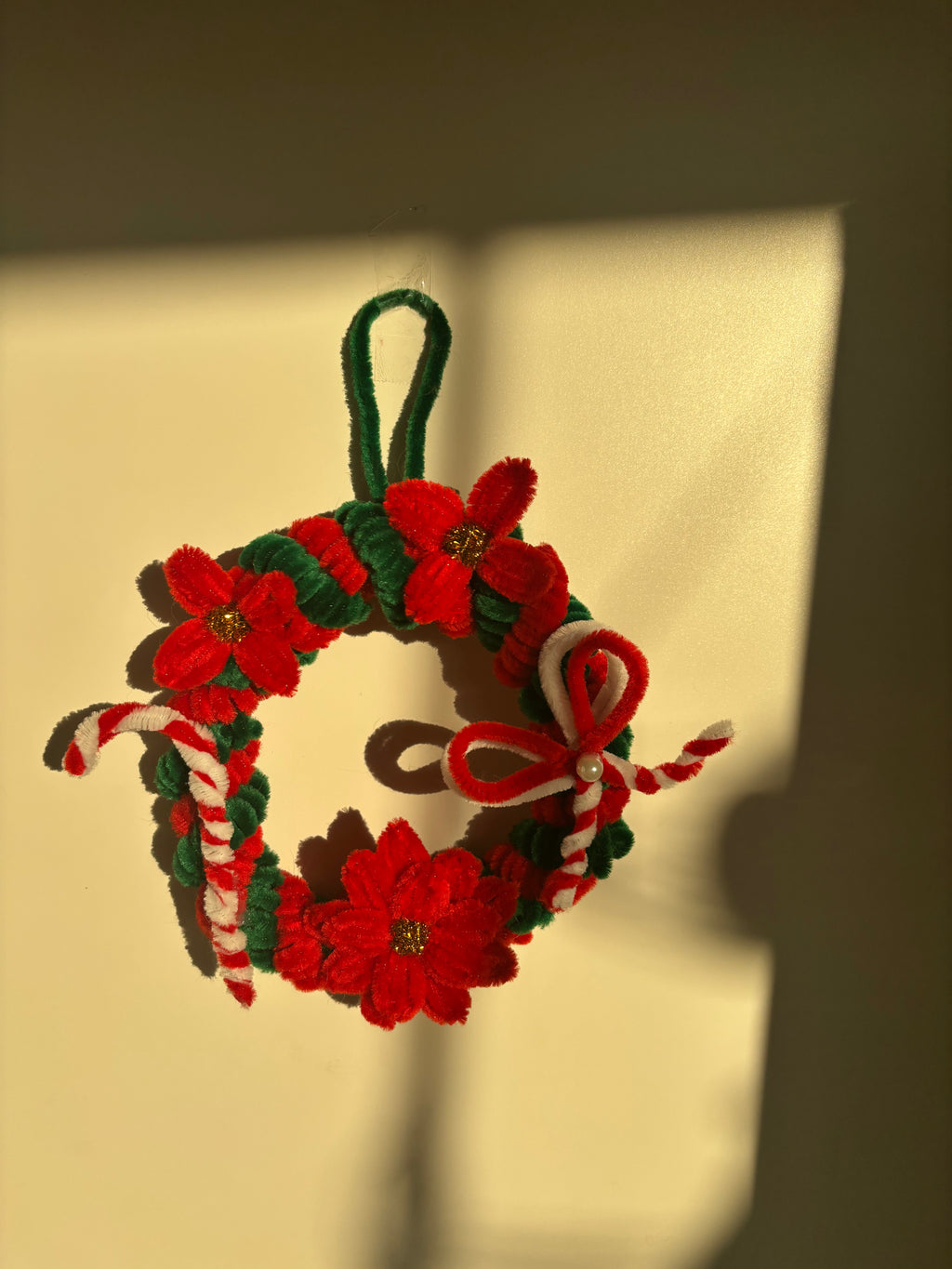 Weihnachtskranz aus Pfeifenreiniger